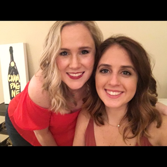 Profile Picture of Alexa Esposito (@alexaespo) on Poshmark