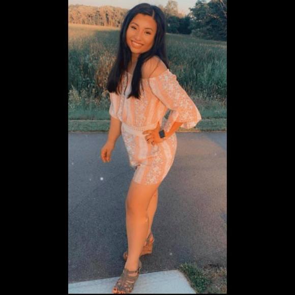 Profile Picture of Debbie Cardona (@xzende) on Poshmark