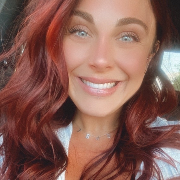 Profile Picture of Jessica Stocking (@jstocking) on Poshmark