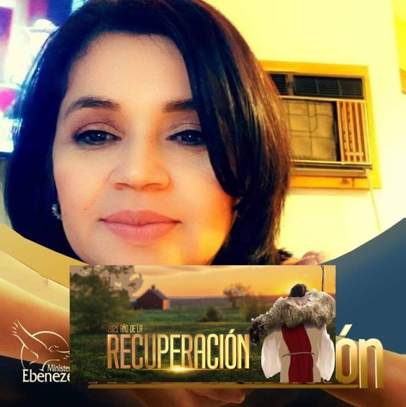 Profile Picture of Lorena Borrayo (@claudiaborrayo6) on Poshmark