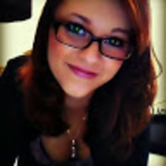 Profile Picture of Kylin Pettitt (@kylin6turner) on Poshmark