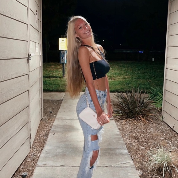 Profile Picture of Ashley Gervasio (@ashleygervasio) on Poshmark