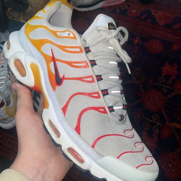 Profile Picture of Sam Cummings (@samcummings712) on Poshmark