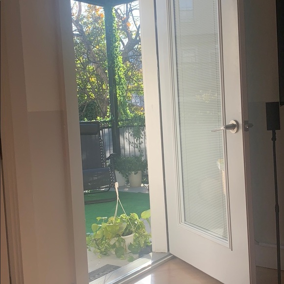 Profile Picture of Edwin Babilonia (@e_babilonia) on Poshmark