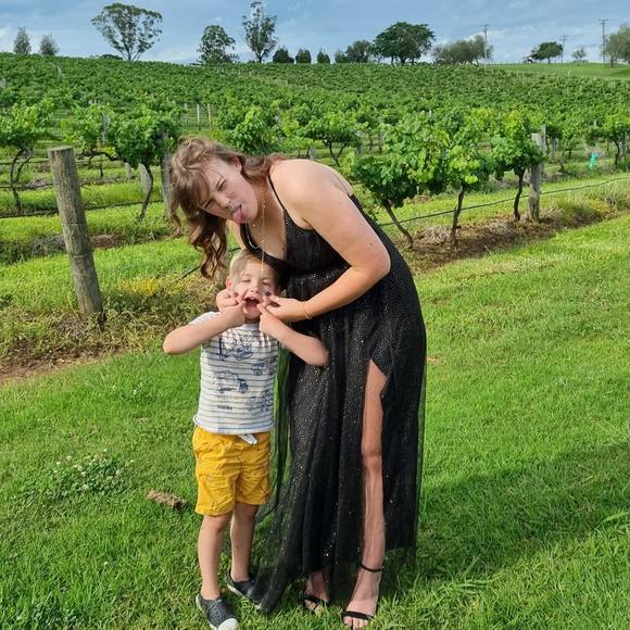 Profile Picture of Hannah Munro (@h_munro) on Poshmark