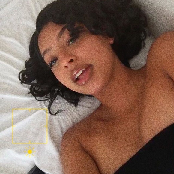 Profile Picture of Leila Roberts (@leila_roberts) on Poshmark
