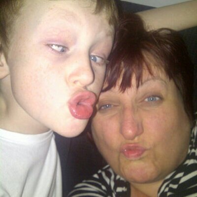 Profile Picture of Mandy McGuinness (@ticmandy) on Twitter