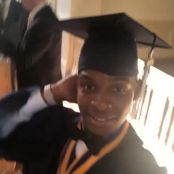 Kam Seabrain - Poshmark Profile Picture of Kam Seabrain (@kamseabrain123) on Poshmark