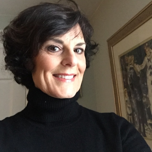 Profile Picture of Karen Minarcik (@karpinto) on Poshmark