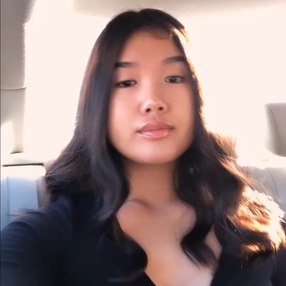 Profile Picture of Lena Nguyen (@lenalenawomp) on Poshmark