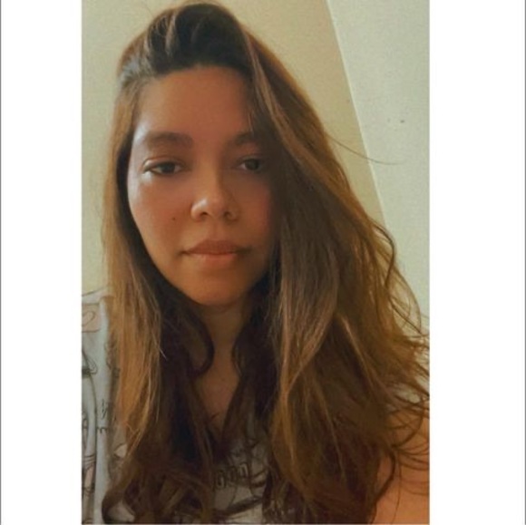 Profile Picture of Daniela Calixto (@danielacalixto1) on Poshmark