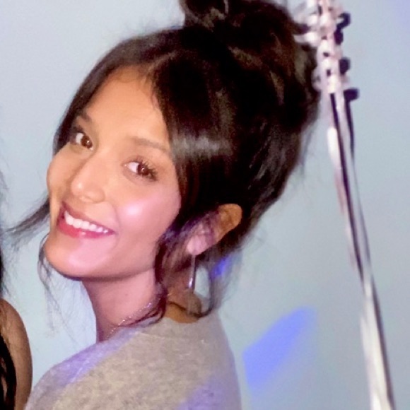 Profile Picture of Bailey Fallon (@baileyfallon) on Poshmark