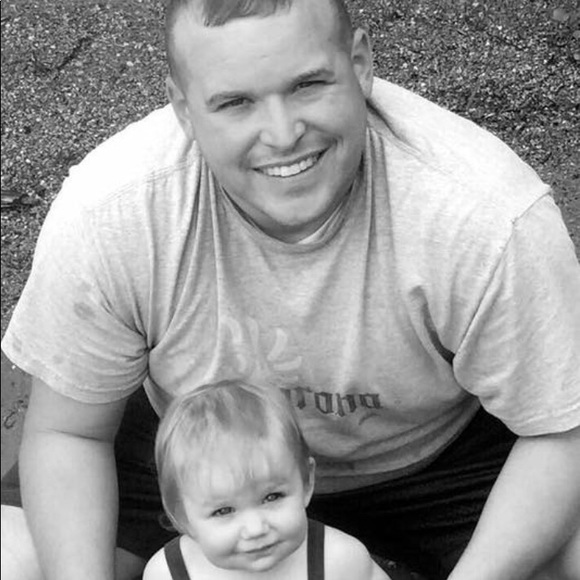 Profile Picture of Trey Edwards (@tedwards87) on Poshmark