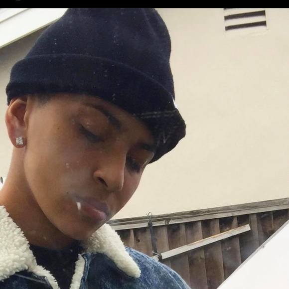 Profile Picture of Devina Rojas (@figueroadevina) on Poshmark