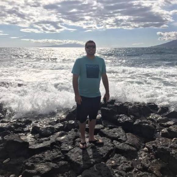 Profile Picture of Chris Fralick (@dneon2000) on Poshmark