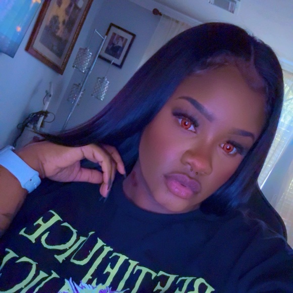 Profile Picture of Tamika Butler (@mikaloves19) on Poshmark