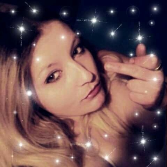 Profile Picture of Jamie Hollifield (@painfulpretty) on Poshmark