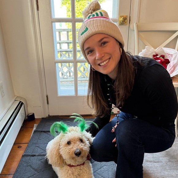 Profile Picture of Ashley Piemonte (@aepmonte) on Poshmark