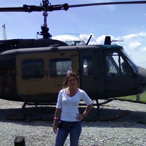 Profile Picture of Tonya Angerbauer (@tonyaangerbauer) on Poshmark