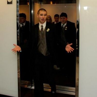 Profile Picture of Joey Wakefield (@madtwithandles) on Twitter