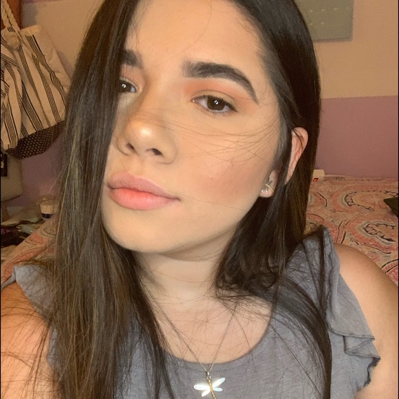 Profile Picture of Dalibeth Ruiz (@dalibeth_ruiz) on Poshmark