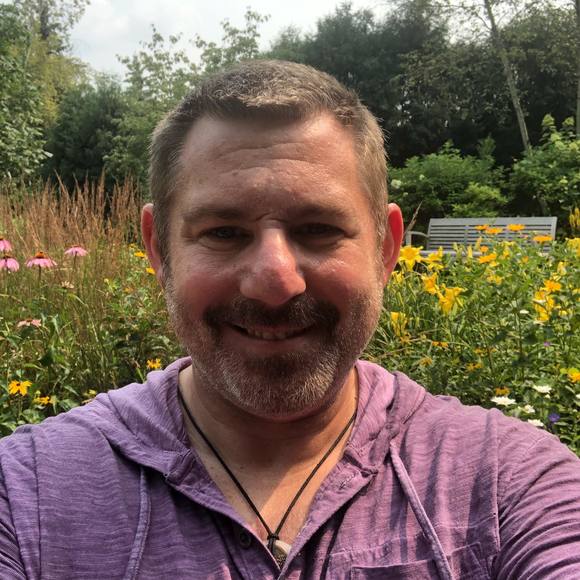 Profile Picture of Kevin Smart (@kevsmartnyc) on Poshmark