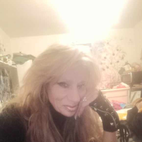 Profile Picture of Shelly Sweet (@1sweetlink) on Poshmark