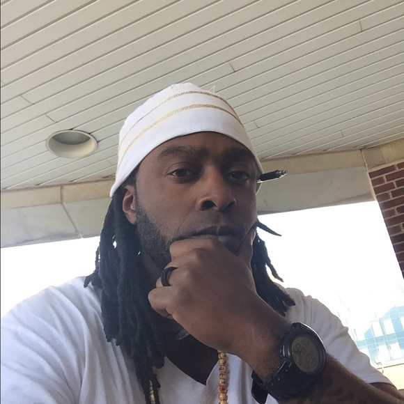 Profile Picture of Vincent Wilkins (@li2fe) on Poshmark