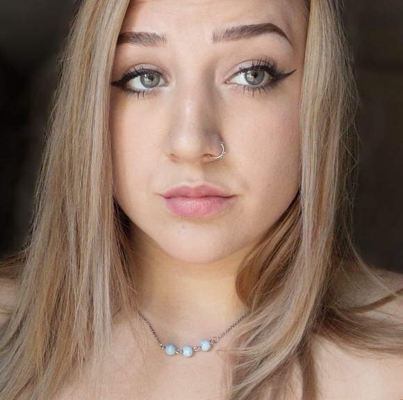 Profile Picture of Alison Widing (@widing_alison) on Poshmark