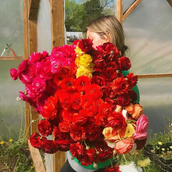 Profile Picture of Caroline Conolly (@heycaroline13) on Poshmark