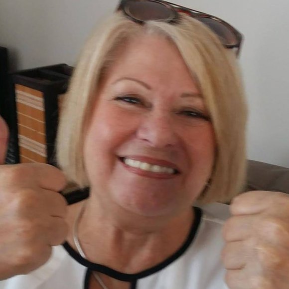 Sylviane Pouliot - Poshmark Profile Picture of Sylviane Pouliot (@sylvie_pouliot) on Poshmark