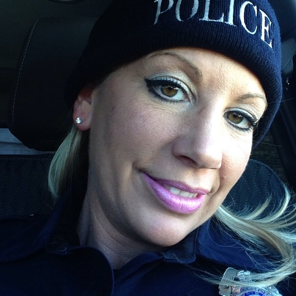 Profile Picture of Mindy Keland (@sjca) on Poshmark