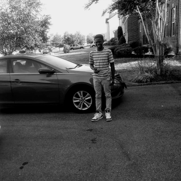 Profile Picture of Ruben Ruben effah agyemang (@ruben2004effah) on Poshmark