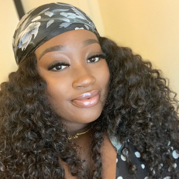 Profile Picture of Gloria Appiah (@gloriappiah) on Poshmark