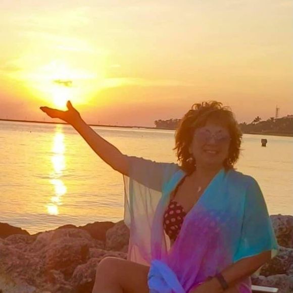 Profile Picture of Donna Marconi (@927) on Poshmark