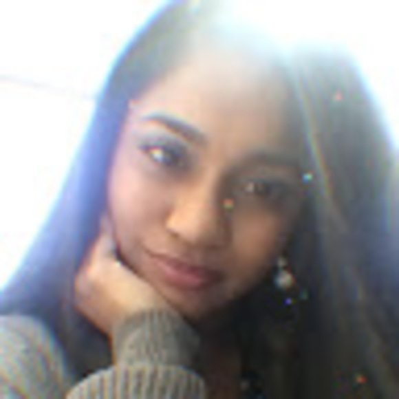 Profile Picture of Tanya Singh (@tanya225singh) on Poshmark