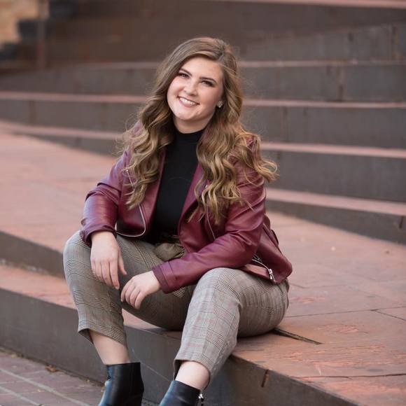 Profile Picture of Gracie Vowles (@gracie_kayy) on Poshmark