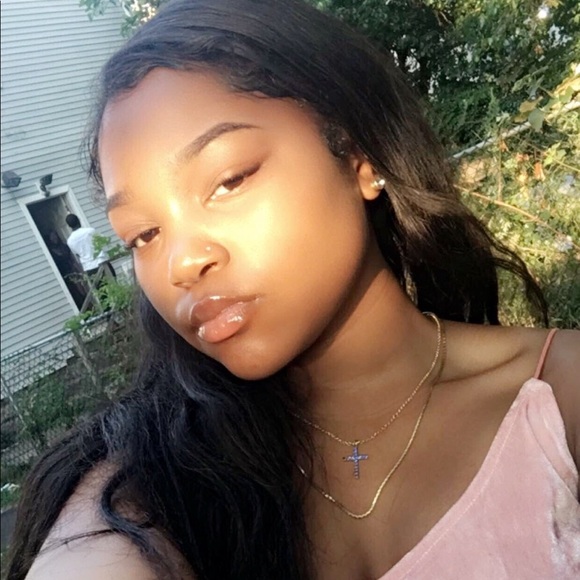 Profile Picture of Nevaeh Jazziah (@vaescloset) on Poshmark