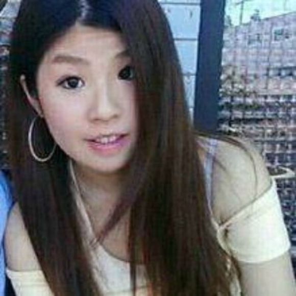 Profile Picture of Laney Chung (@creative_boba) on Poshmark