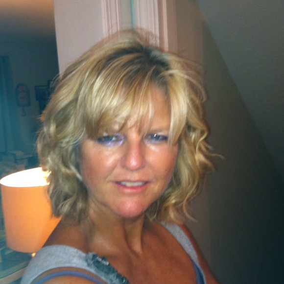 Profile Picture of Joanne Thorpe (@joanne58) on Poshmark