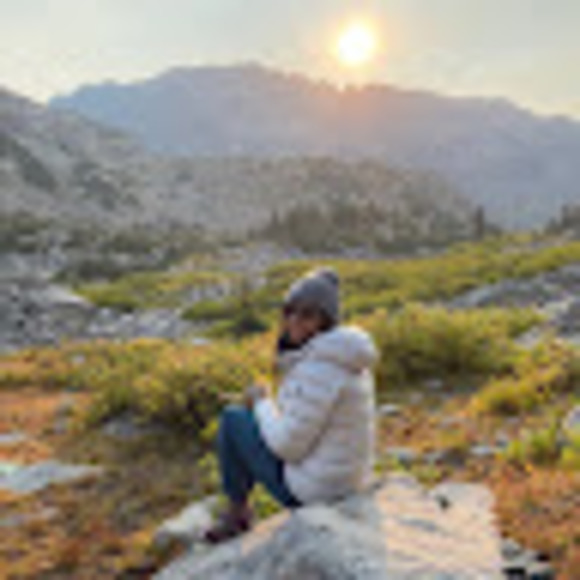 Profile Picture of Lorena Tello (@lorena_tello) on Poshmark