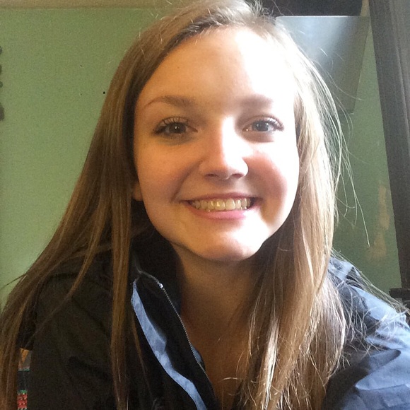 Profile Picture of Sadie Rowley (@sadierowley) on Poshmark