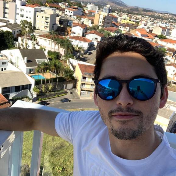 Profile Picture of Ruan Oliveira (@ruanoliveira) on Poshmark