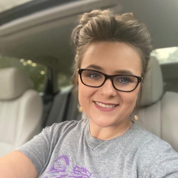 Profile Picture of Lori Nugent (@lori_nugent) on Poshmark