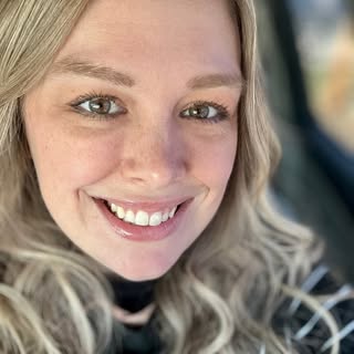 Profile Picture of Hilary Chase (@hilarychase) on Instagram