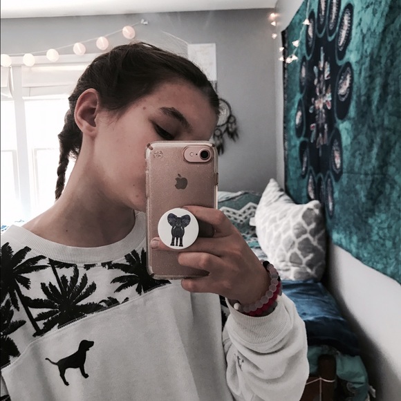 Profile Picture of Liza Mitchell (@xxlizaxx) on Poshmark