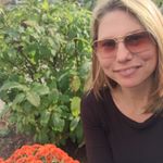 Profile Picture of Erin Abrams (@yogafamilycom) on Instagram