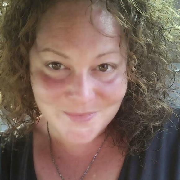 Profile Picture of Carolyn Hammel (@carolanti7) on Poshmark