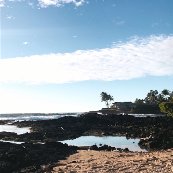 Profile Picture of Louriebeth Afaga (@louriebeth) on Poshmark