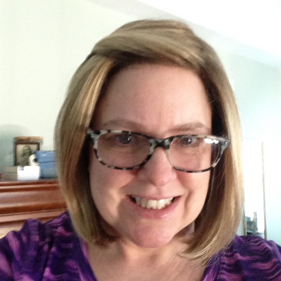 Profile Picture of Bev Helbig (@bev11) on Poshmark